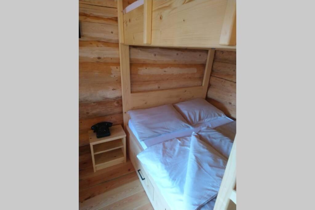 Hut At The Forest Male Brusnice Εξωτερικό φωτογραφία